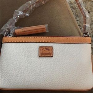 Brand NWT DOONEY AND BOURKE CLUTCH Wristlet